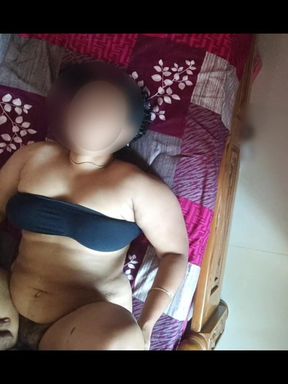 Hot Big Boobs Tamil Housewife in Black Bra Fucked
