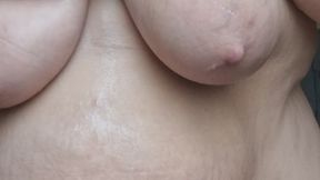 Lotion Rub & Clit Masturbation – SSBBW Womanizer Play