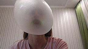 5 chewing gum and a huge bubble! MP4