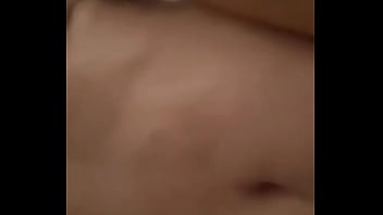 Qui veut venir me prendre sous la douche j&#039_ai trop envie