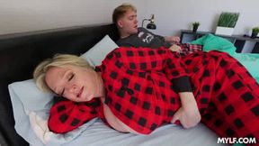 Dee Williams Sharing a Room With My Stepmom Ends With a Creampie Joshua Lewis   20.12.2024