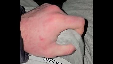 Deutscher Daddy spritzt geil in grauen Calvin Klein nach dem Gym - PhantomGentX