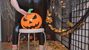 Mila's Halloween - Butt crush (Part 02)