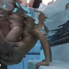 Underwater sex in a public pool