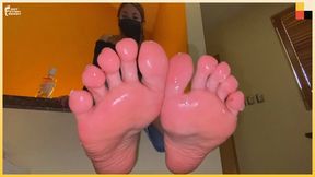 Rosa - 21 Years Old - Latina Foot Modeling - Girl Next Door Feet - Amateur Feet - Real Life Foot Fetish 720P