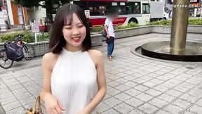 Teen Asian angel gives amazing car blowjob