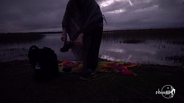 Gozando na beira da lagoa, hippie aventureira não resistiu ao tesão acumulado enquanto fazia trilha com tesão e adrenalina - My Infinities First #11 - Rio Grande do Sul