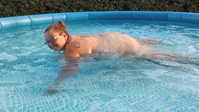 SSBBW Viola Tittenfee plays in pool with big tiddy fun