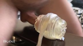 Masturbador de verga con semen