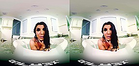 Romi Rain Tesing In The Tub And Fucking In The Bed - Only3Xvr