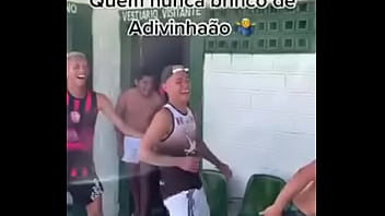 Brincadeira entre heteros