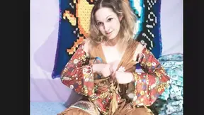 Real amateur hot MILF toys herself with a vibe for an orgasm