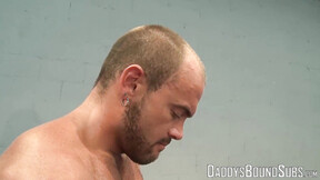 Hunk Colin Steele & buff Jessie Balboa puts on clothespins on their naked body