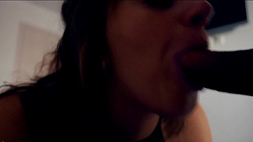 MILF Deepthroat and show Anal Plug