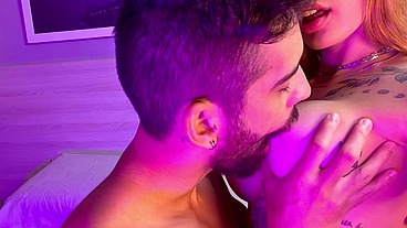Não podia passar em branco esse dia do sexo, beijos, chupadas e bastante leite na buceta - Kevlyn Santos