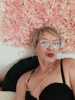 Happy Trans-Housewife