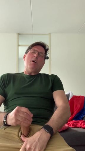 Jerking-off at Home, Nice Cumshot