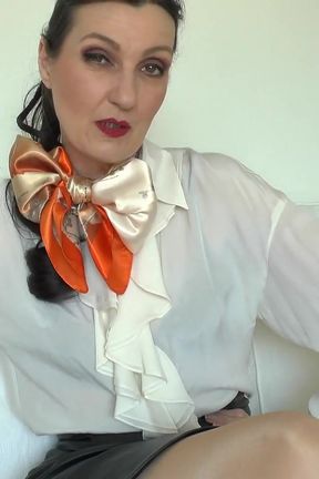 Sniffing Panties and Cumming! Lady Victoria Valente