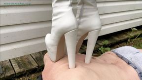 Miss Jen Bailey - Trampling Outside in the Cold in my Thigh High Boots (720p MP4)