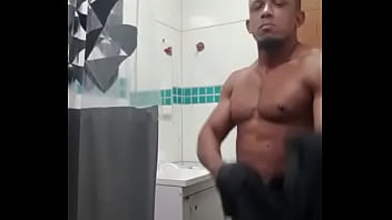 SEGURAN&Ccedil_A SARADO GOSTOSO MOSTRANDO A ROLA