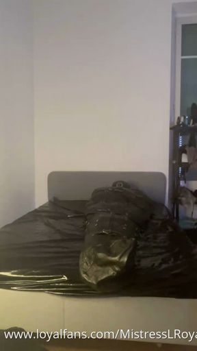 12 Hours Locked in Bondage Bodybag – Extreme Overnight Challenge