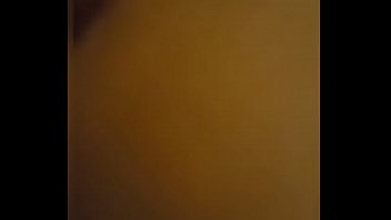 La vecina cachonda me mando v&iacute_deo y despu&eacute_s vino a cojerme