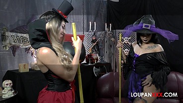 Sexo a 3 em festa de Halloween - Evelyn Buarque e Bianca Demarchi - Loupan Produções