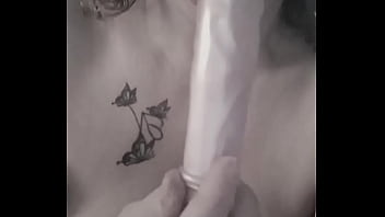 Bonsoir les amours Imagine ta queue &agrave_ la place du gode Laisse un ...