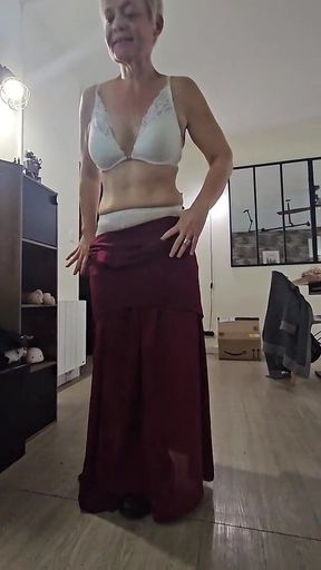 Sexy Fittings with a Slutty Mature MILF
