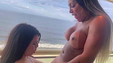 COMEU O CU DA NINFETINHA E GOZOU NOS PEITOS DELA - ALICE LINS E AYLLA GATINNA