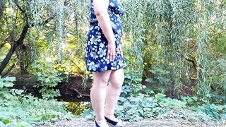 Spreading my big butt rough and peeing inside outdoor