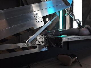 Naomi after 2 hours of automatic screwing. fuckmachine burned out/ Naomi 9