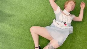Izzie Robbins in Wonderland - GIANTESS HIDEF