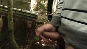 Exploring a lost place - creepy video in my garden