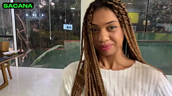 Novinha magrinha quando viu n&atilde_o resistiu