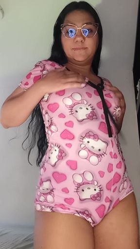 I take off my clothes sensually and end up masturbating and squirting