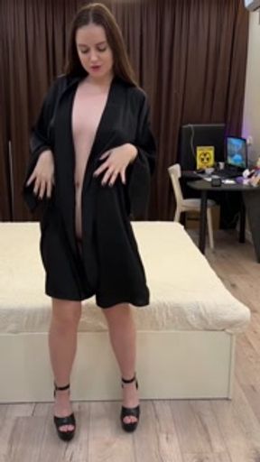 fuck me in my tight pussy and cum on her