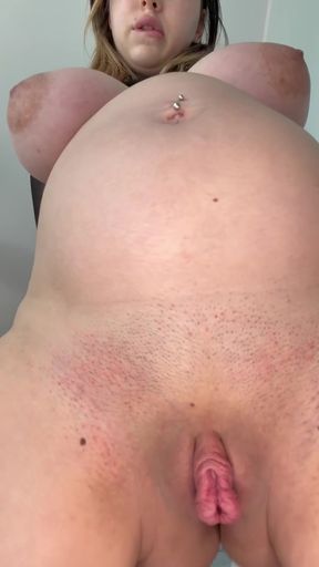 Pregnant mommy-to-be shares her journey on OnlyFans