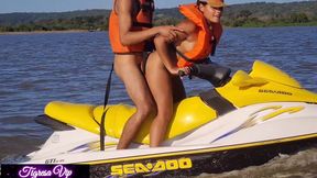 pantaneiro fode a tigresa vip em cima do jetski em movimento fez ate um anal