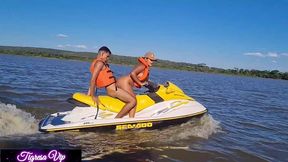 pantaneiro fode a tigresa vip em cima do jetski em movimento fez ate um anal