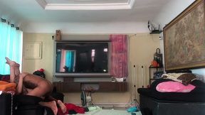 novinho pegou a novinha no colo e ela comecou a pular na pica. se gozou todinha