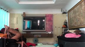 novinho pegou a novinha no colo e ela comecou a pular na pica. se gozou todinha