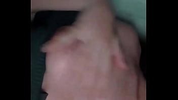 Novinha mostrando peitos