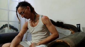 con ropa se consuela y eyacula con cautela: raba erre pro