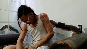 con ropa se consuela y eyacula con cautela: raba erre pro