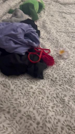 White Teen PAWG sniffs panties