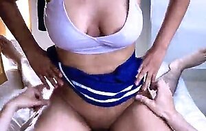 Sexy porrista de mi escuela no se resiste y termina follando intenso hasta tener un orgasmo