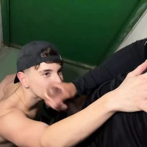 CITEBEUR.com - Twink Divino Worships Kalys&#039; Monster Cock in Sportswear Sex