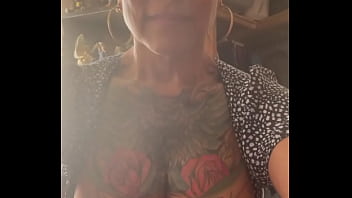 Grabando las bubis de Rachel Torres en casa