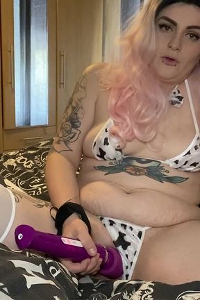 Eevee Plays as Your Anime Cow Waifu